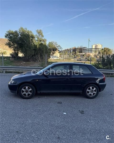 Usado Audi A3 Attraction 110 CV (80 kW) 1999 Azul Utilitario
