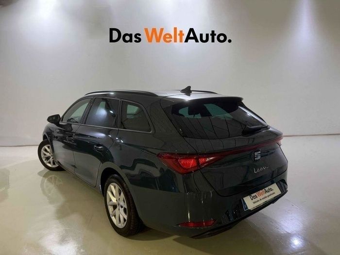 Usado Seat Leon ST Style 115 CV (84 kW) 2024 Azul Familiar
