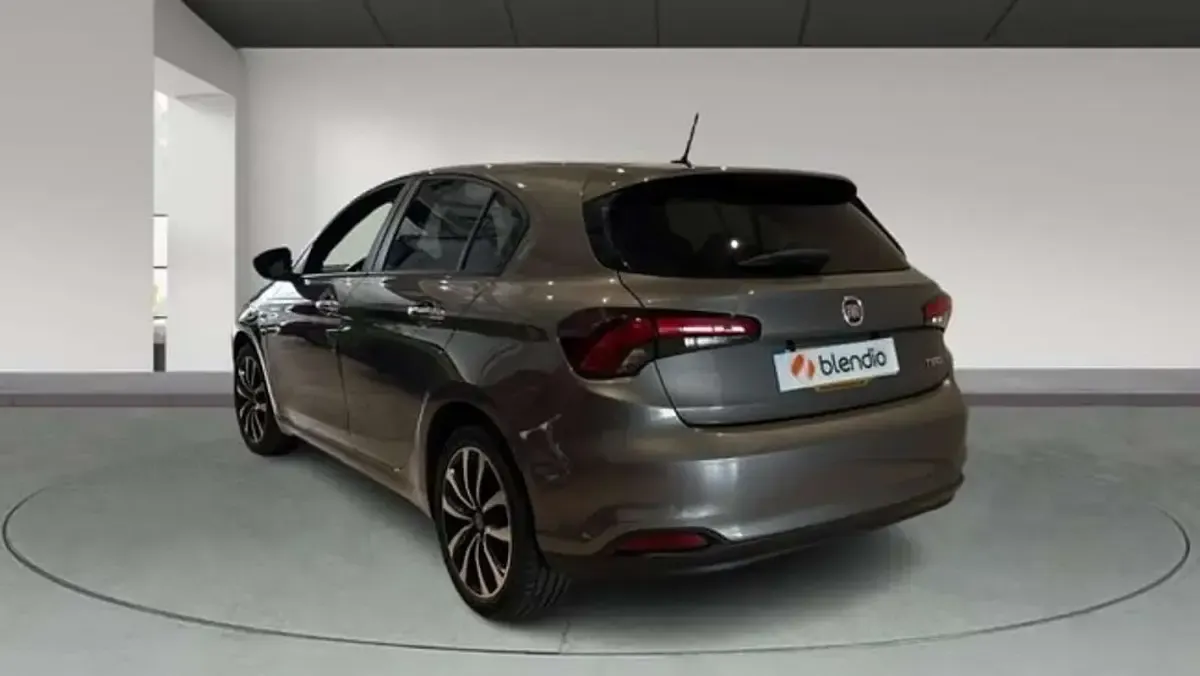 Usado Fiat Tipo Mirror 95 CV (69 kW) 2020 Gris Berlina