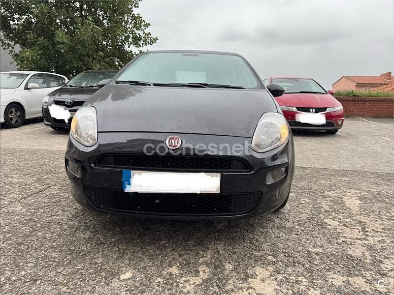 Negro Usado 2017 Fiat Punto Utilitario | 7800 € (Precio justo) - Imagen 1/4