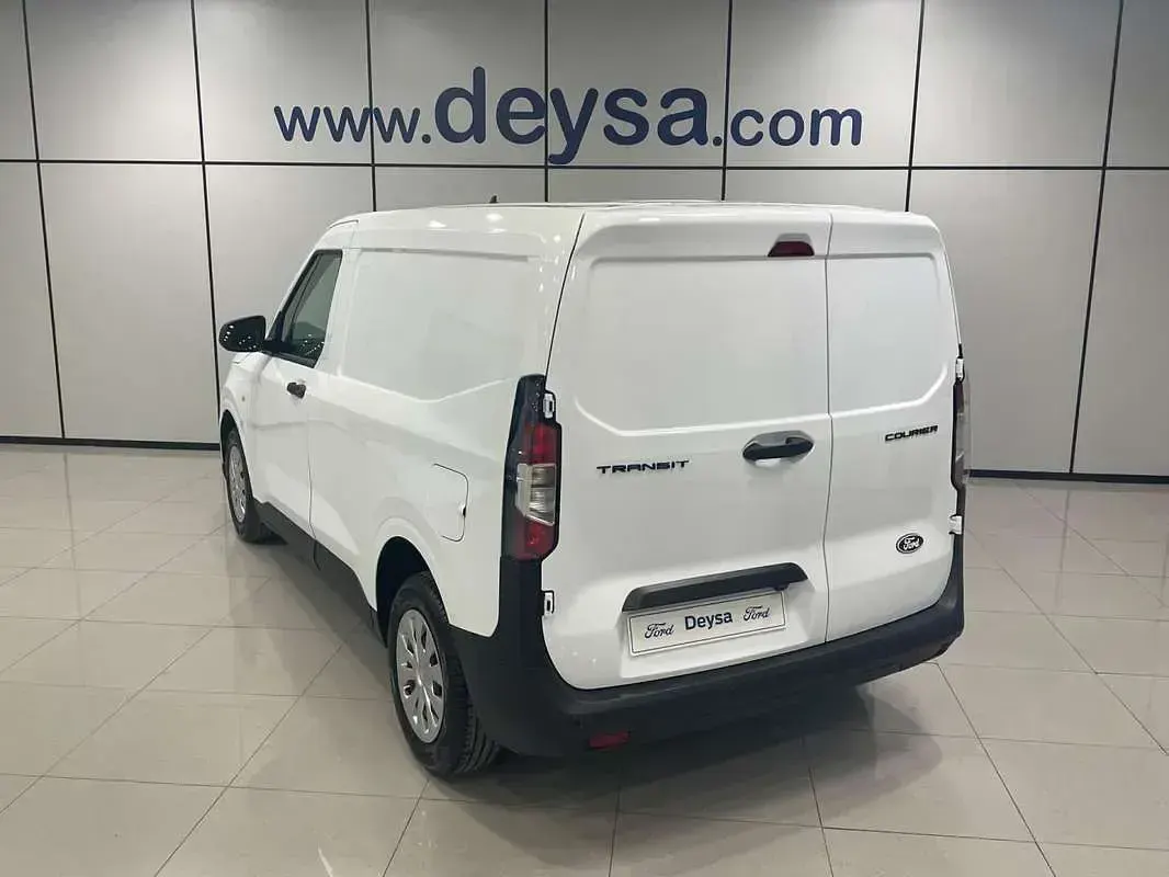 Käytetty Ford Transit Trend 102 HP (75 kW) 2024 Valkoinen Van