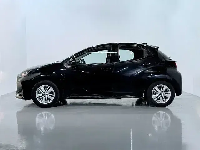 Usado Toyota Yaris Business Edition 116 CV (85 kW) 2022 Negro Utilitario