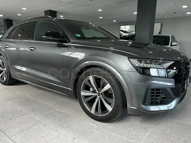 Usado Audi Q8 Sport 340 HP (250 kW) 2022 Cinzento SUV