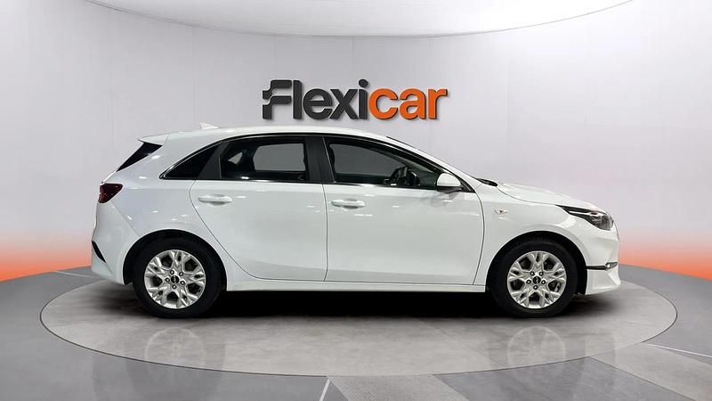 Usado Kia Ceed 101 CV (74 kW) 2022 Blanco Utilitario