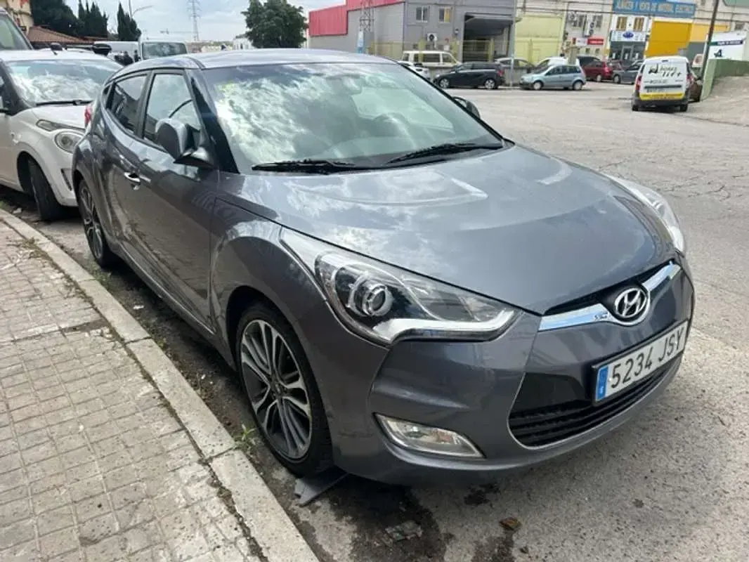 Usado Hyundai Veloster 140 CV (102 kW) 2016 Gris Utilitario