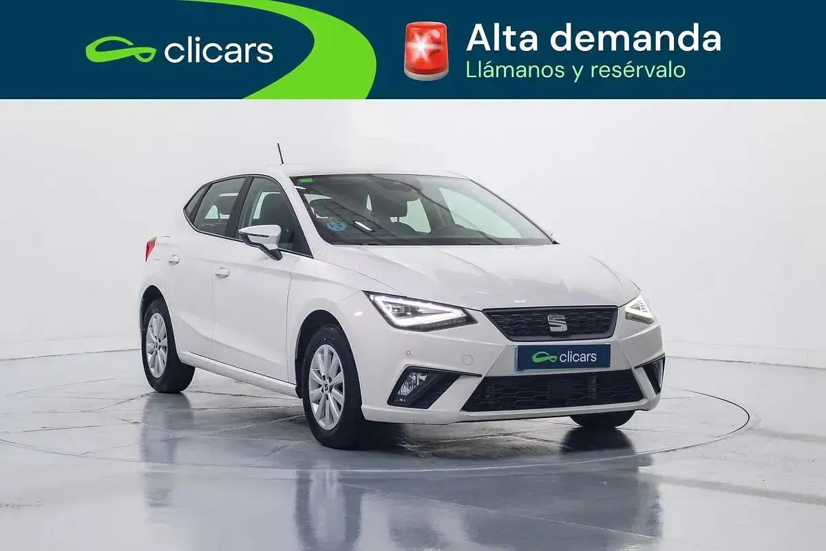 Usado Seat Ibiza Style 110 CV (80 kW) 2022 Blanco Utilitario