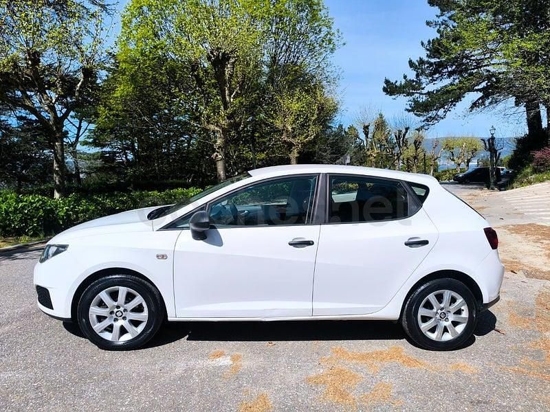 Usado Seat Ibiza Reference 90 HP (66 kW) 2012 Branco Sedan