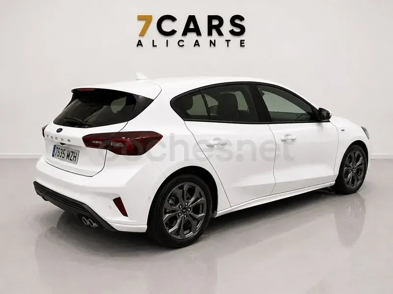Usado Ford Focus ST-Line 115 CV (84 kW) 2025 Blanco Berlina