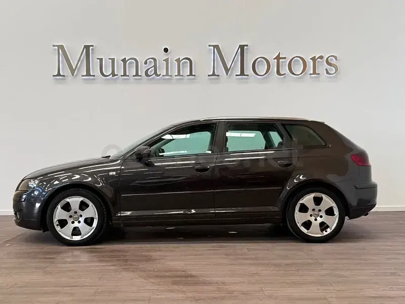 Usado Audi A3 Ambition 140 CV (102 kW) 2006 Negro Utilitario