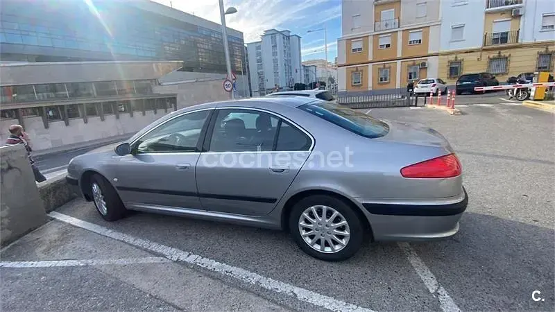 Usado Peugeot 607 136 CV (100 kW) 2004 Gris / plata Berlina