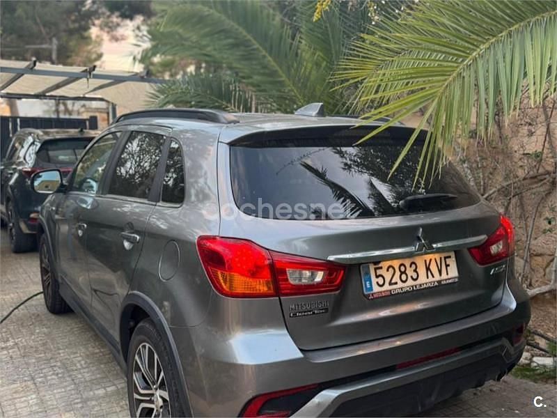 Usado Mitsubishi ASX Motion 117 CV (86 kW) 2019 Gris / plata SUV