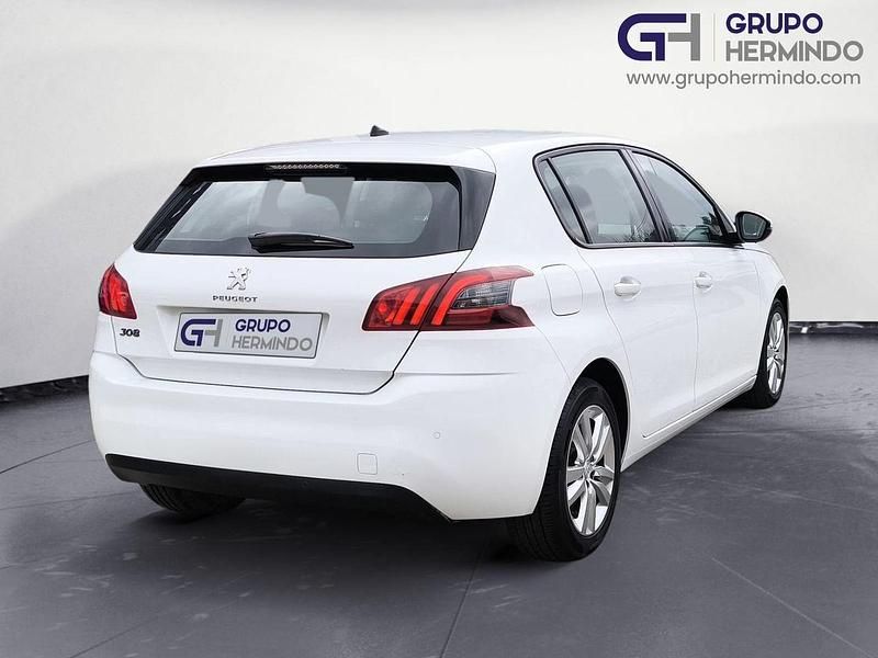 Usado Peugeot 308 Active 100 CV (73 kW) 2020 Blanco Familiar
