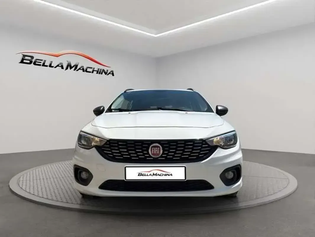 Usado Fiat Tipo Lounge 120 CV (88 kW) 2018 Blanco Familiar