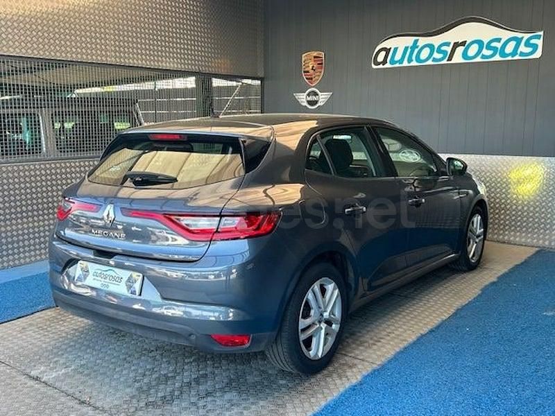 Usado Renault Mégane IV Business 90 CV (66 kW) 2017 Gris / plata Berlina