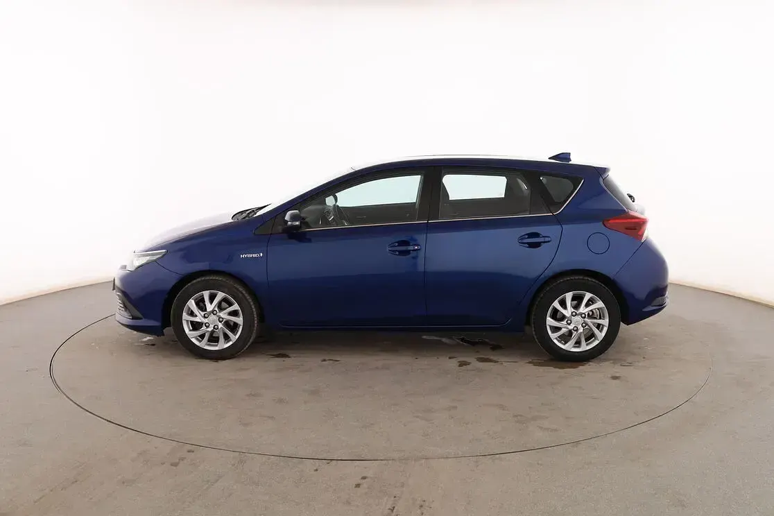 Usado Toyota Auris Hybrid Advance 136 CV (100 kW) 2016 Azul Utilitario