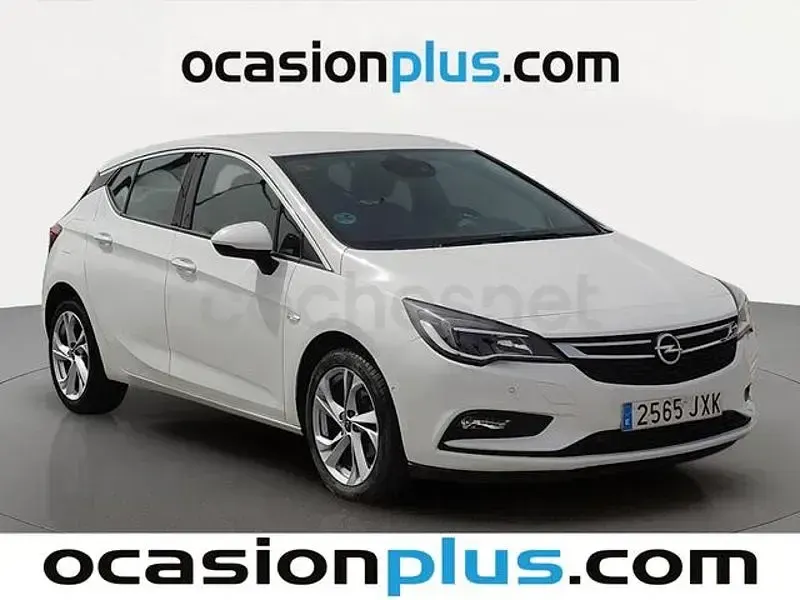 Usado Opel Astra Dynamic 110 CV (80 kW) 2017 Blanco Berlina