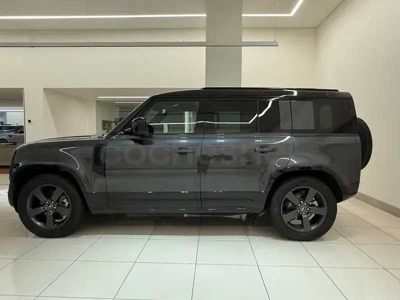 Usado Land Rover Defender SE 249 CV (183 kW) 2025 Gris / plata SUV