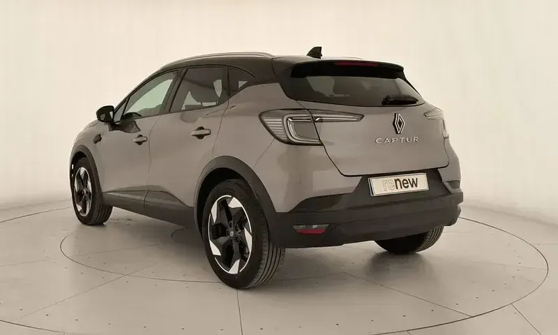 Usado Renault Captur Techno 100 CV (73 kW) 2025 Gris SUV