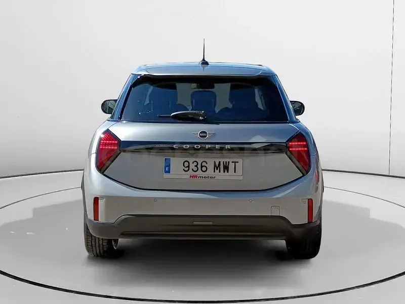 Usado Mini Cooper 156 CV (114 kW) 2024 Gris / plata Utilitario