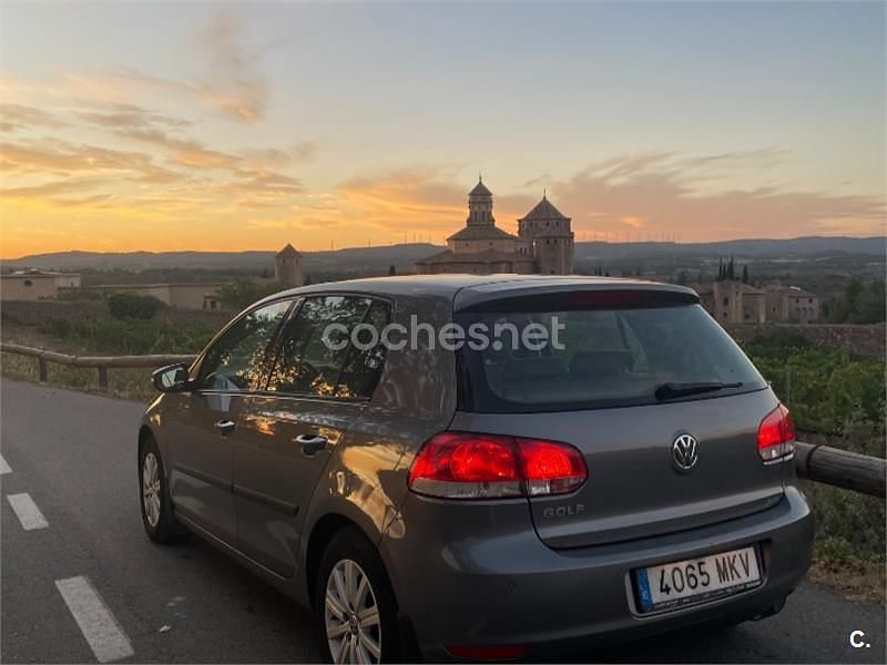 Gris / plata Usado 2009 VW Golf VI Advance Berlina | 4850 € (Buen precio) - Imagen 1/4