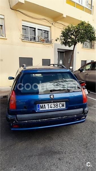 Usado Peugeot 306 Style 90 CV (66 kW) 1998 Azul Familiar