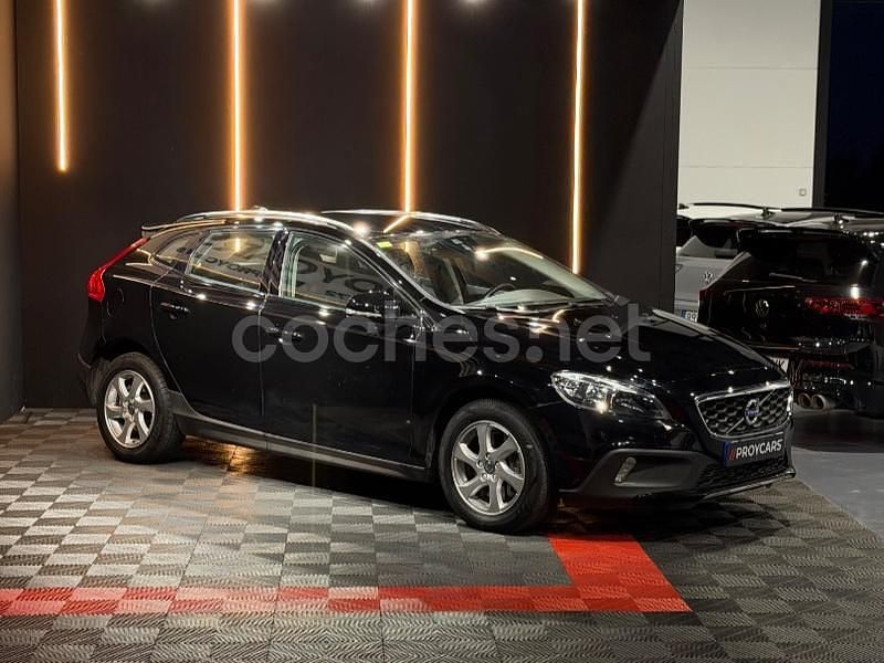 Usado Volvo V40 CC Momentum 150 CV (110 kW) 2016 Negro Familiar