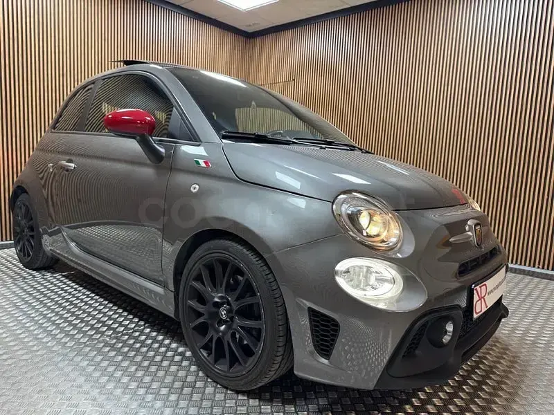 Usado Abarth 595 165 CV (121 kW) 2022 Gris / plata Berlina