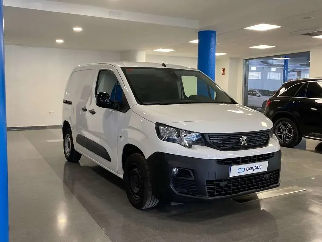 Usado Peugeot Partner S 102 CV (75 kW) 2023 Blanco Monovolumen