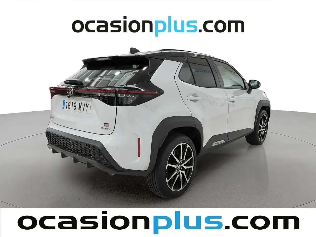 Usado Toyota Yaris Cross Sport 130 CV (95 kW) 2024 Gris SUV