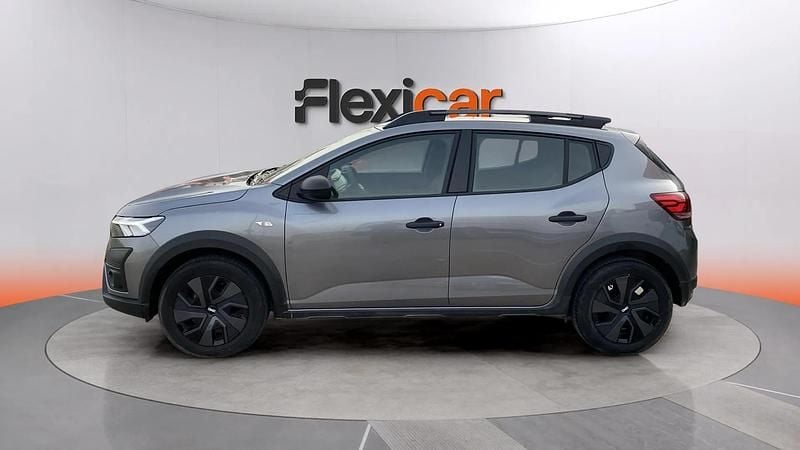 Usado Dacia Sandero Essentiel 91 CV (66 kW) 2024 Gris Berlina