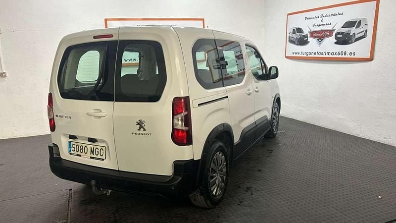 Usado Peugeot Rifter Active 100 kW (136 CV) 2023 Blanco Monovolumen
