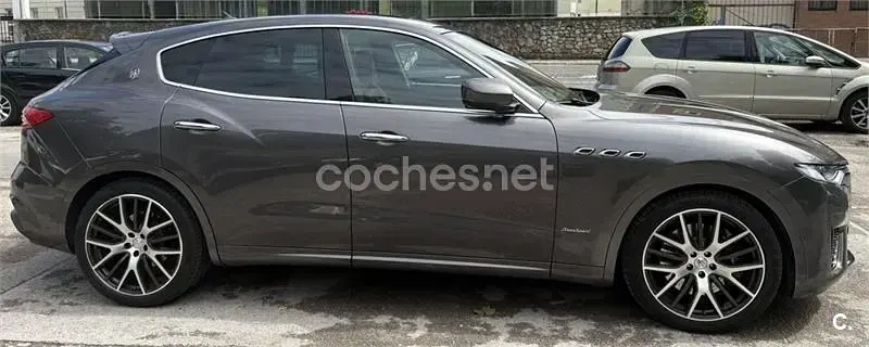 Usado Maserati Levante 275 CV (202 kW) 2019 Gris / plata SUV