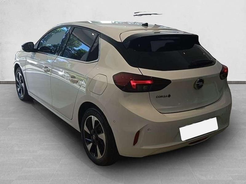 Usado Opel Corsa-e Elegance 2023 Blanco Utilitario