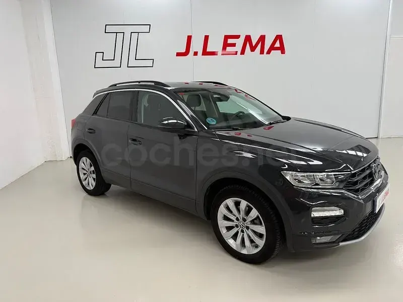 Usado VW T-Roc Advance 115 CV (84 kW) 2021 Gris / plata SUV