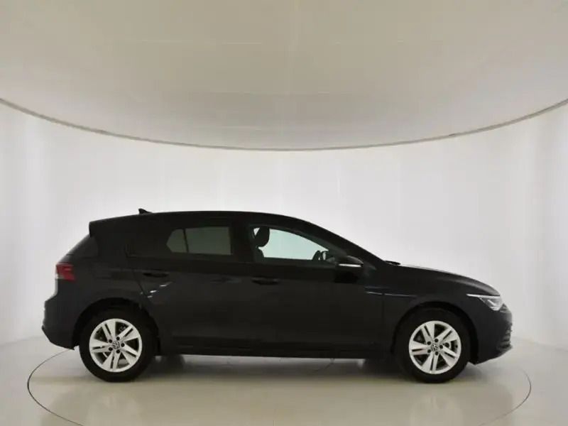 Usado VW Golf VIII Life 115 CV (84 kW) 2023 Negro