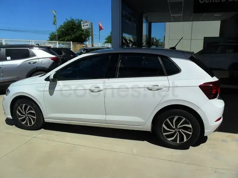 Usado VW Polo Life 95 CV (69 kW) 2023 Blanco Utilitario