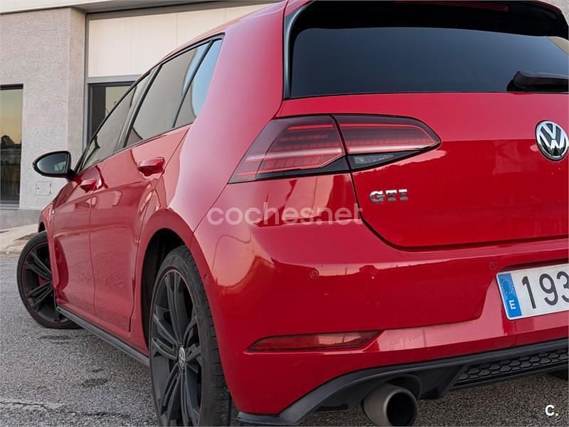 Usado VW Golf VII GTI 230 CV (169 kW) 2017 Rojo Berlina