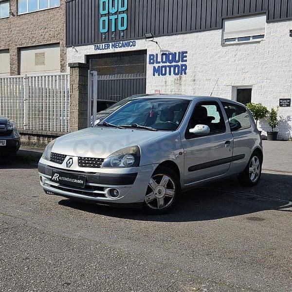 Usado Renault Clio II Expression 65 CV (47 kW) 2001 Gris / plata Berlina