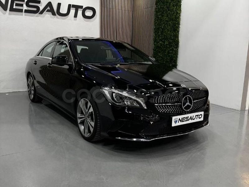 Usado Mercedes CLA180 122 CV (89 kW) 2017 Negro Berlina