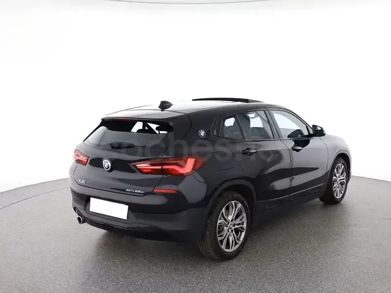 Käytetty BMW X2 Comfort Edition 136 HP (100 kW) 2022 Musta Katumaasturi