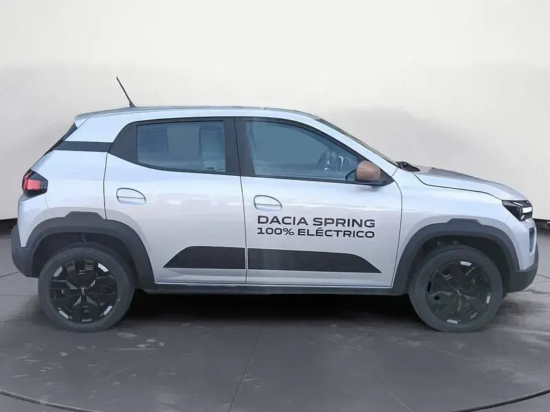Usado Dacia Spring Extreme 73 kW (100 CV) 2026 Gris Utilitario