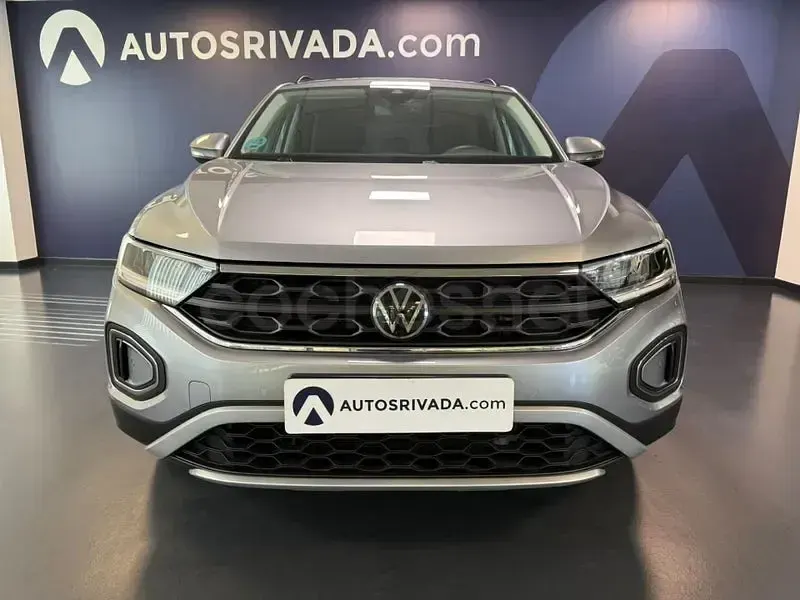 Usado VW T-Roc Life 115 CV (84 kW) 2023 Gris / plata SUV