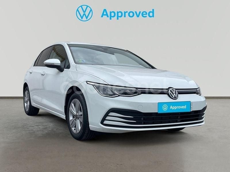 Blanco Nuevo 2025 VW Golf Life Berlina | 32.000 € (Buen precio) - Imagen 1/4