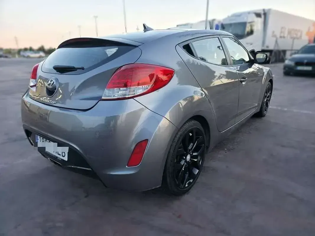 Usado Hyundai Veloster Sport 140 CV (102 kW) 2012 Gris Utilitario