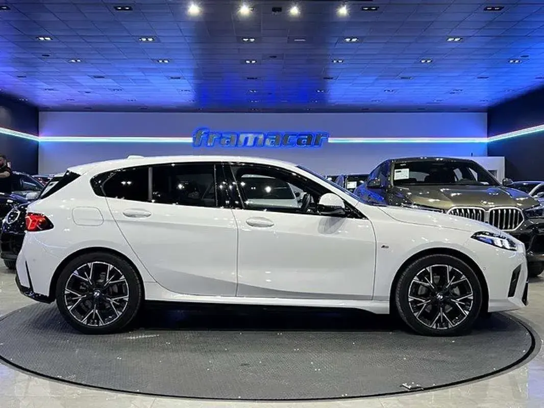 Usado BMW 116 Sport Line 163 CV (119 kW) 2025 Blanco Utilitario