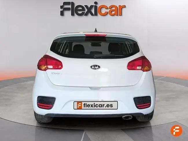 Używany Kia Ceed Plus 100 KM (73 kW) 2018 Biały Hatchback