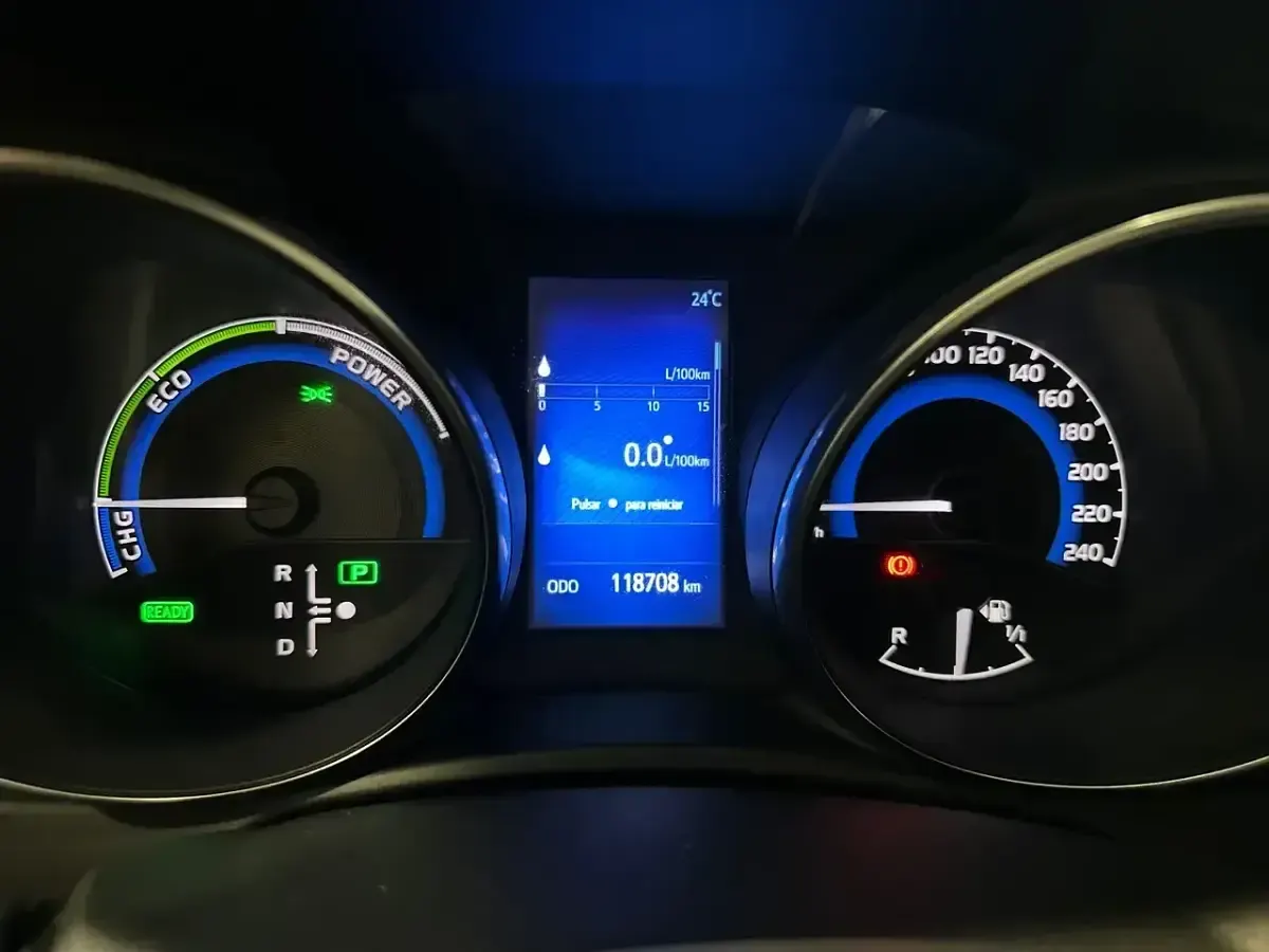 Usado Toyota Auris Hybrid 136 CV (100 kW) 2018 Gris Familiar