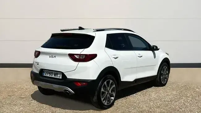 Usado Kia Stonic Style 100 CV (73 kW) 2024 Blanco SUV