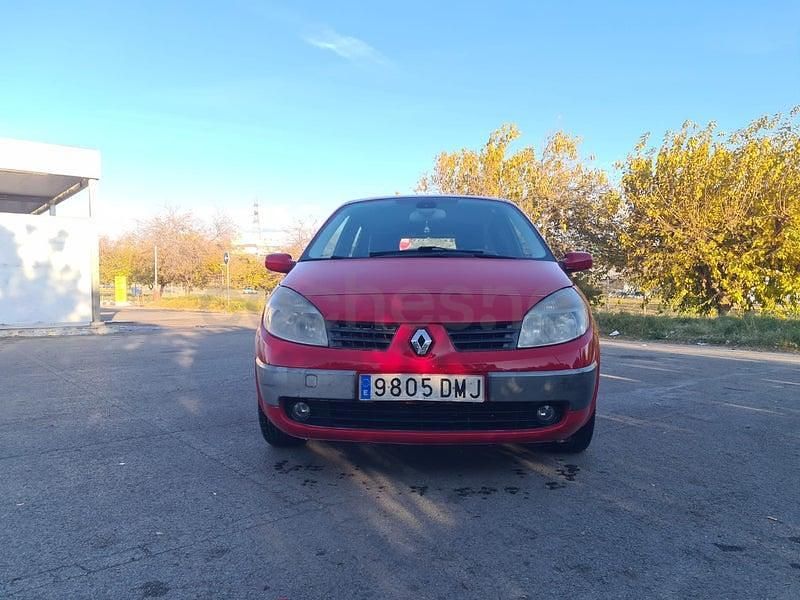 Usado Renault Scénic II Dynamique 130 CV (95 kW) 2006 Rojo Monovolumen