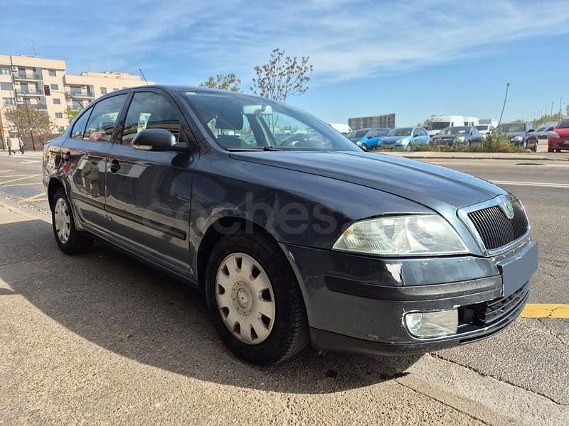Usado Skoda Octavia 105 CV (77 kW) 2005 Gris / plata Berlina